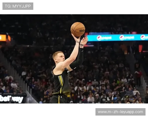 勇士技战术档案：挡拆后外线跑位的持续更新创造优势